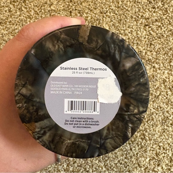 Camo Stainless Steel Thermos – 25oz! - Picture 3 of 6